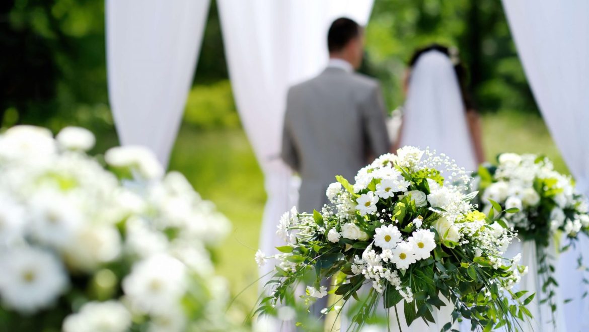 Best Flowers for June Wedding