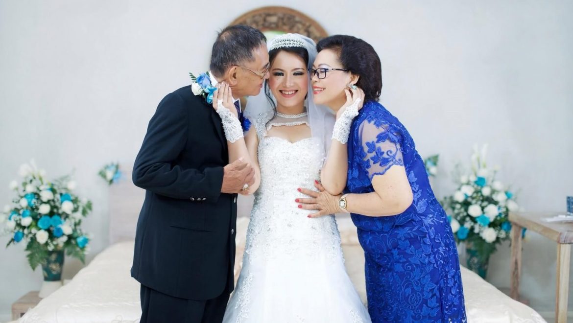 parents at wedding
