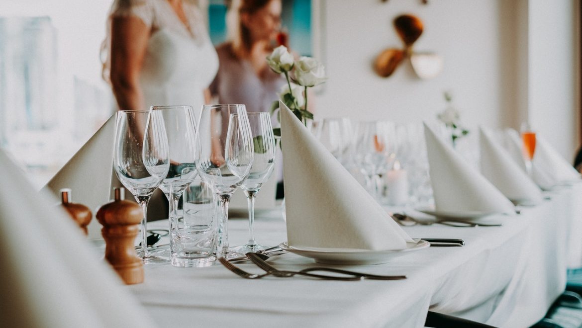Pros And Cons Of Using A Venue’s Wedding Coordinator