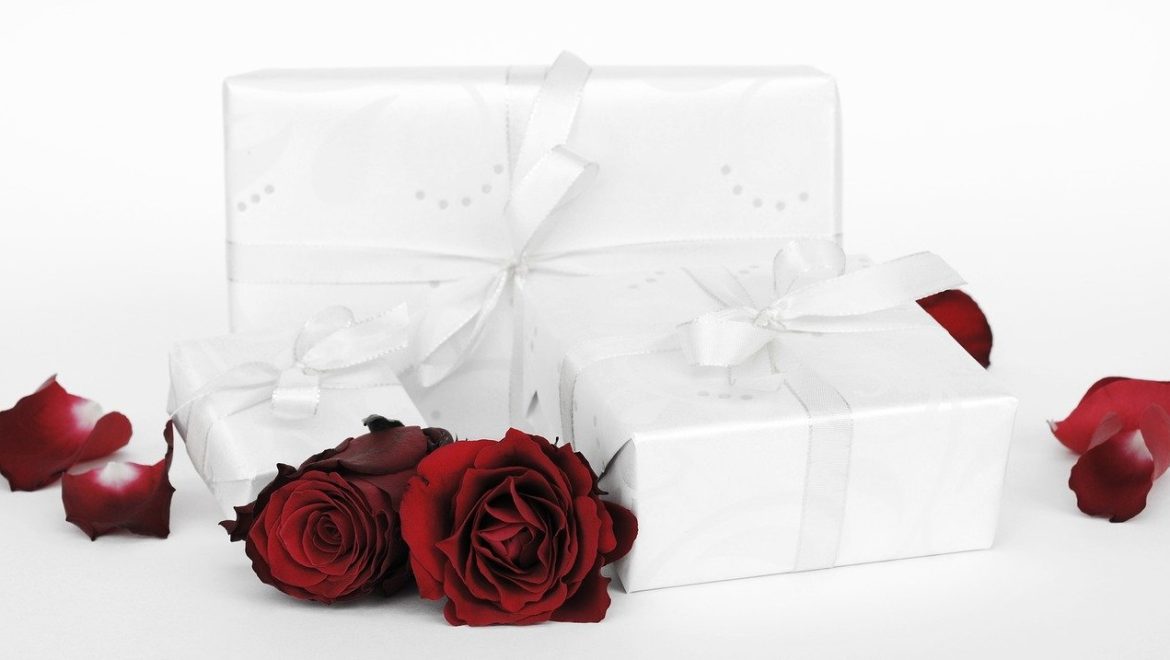 Romantic Ways to Surprise the Groom on Your Wedding Day